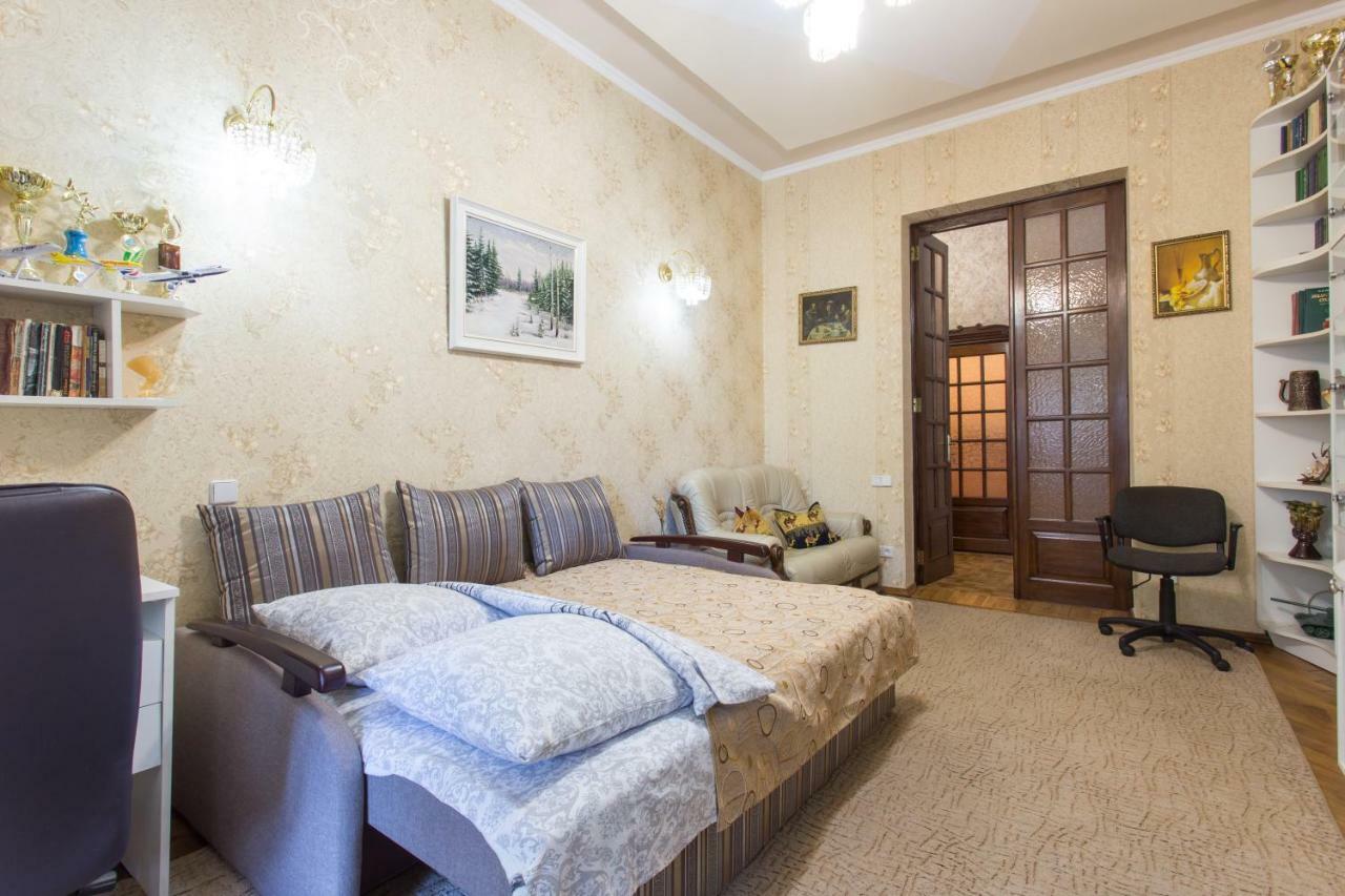 Apartment In The Center Of Kharkiv Carcóvia Exterior foto